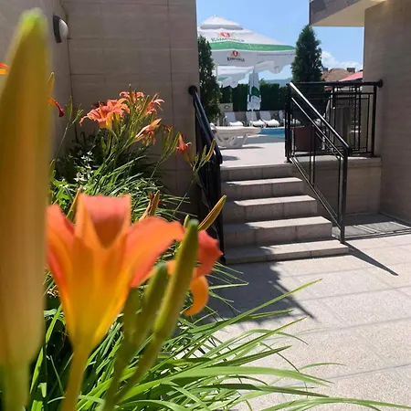 Enira Hotel