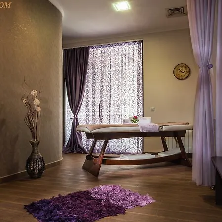 Hotel Enira