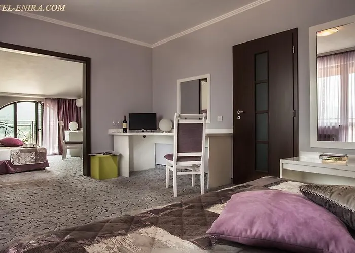 Enira Hotel 4*
